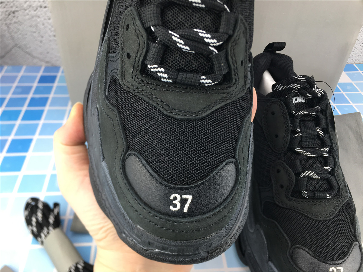 G5 Batch Balenciaga Triple S Black 172342M237002